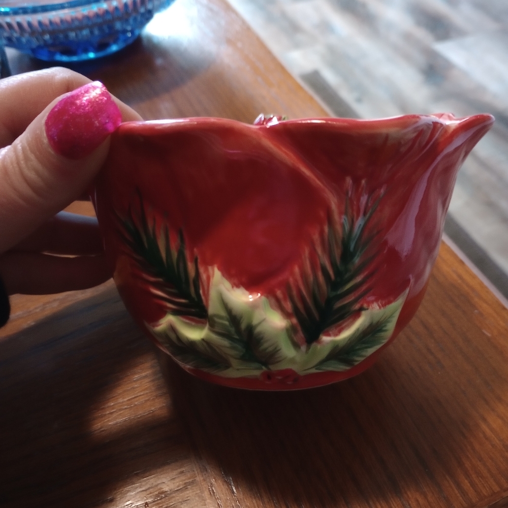 New dipping bowl with knife